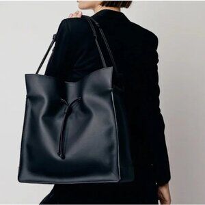 Von Holzhausen large shopper Vegan Leather black tote (Technik)